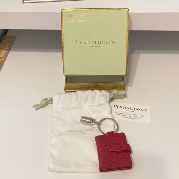 NWOT Penhaligon’s Mini Keychain - Picture 1 of 3